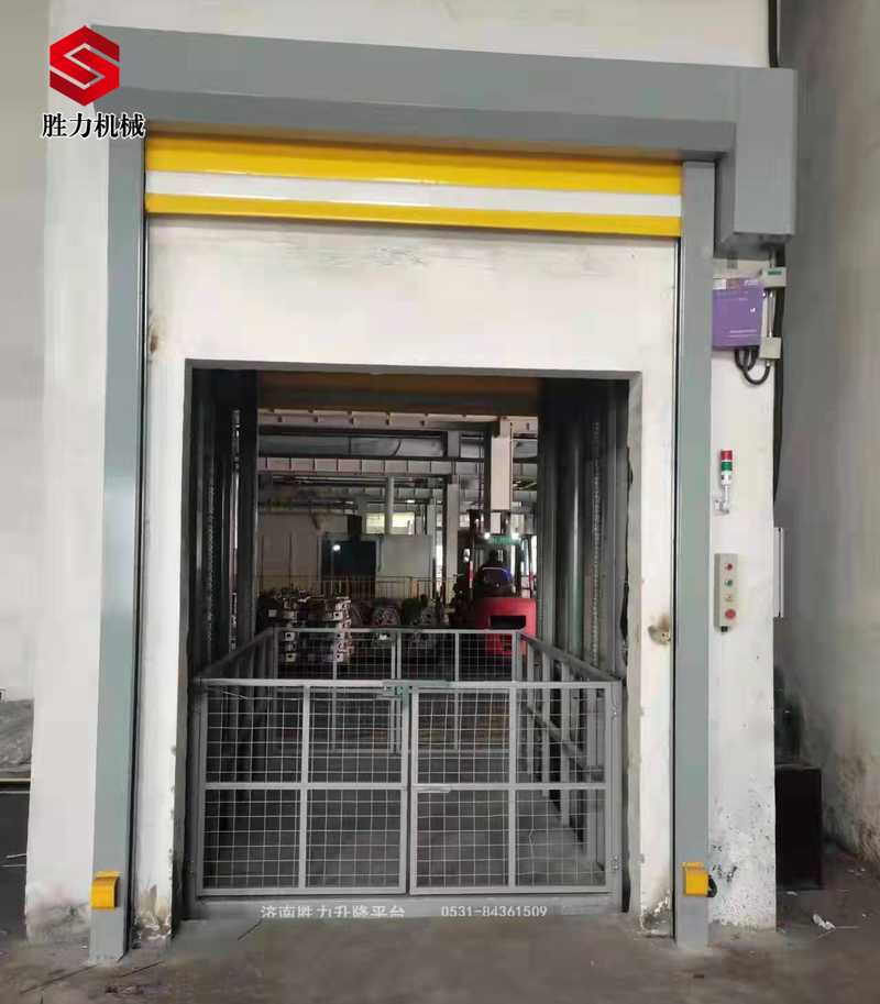 导轨式液压升降货梯在安徽安装完毕